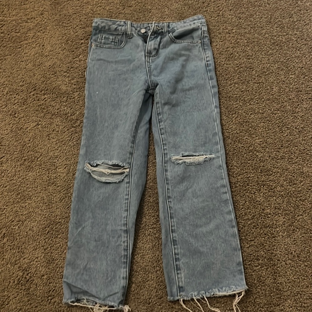 SHEIN Girls Ripped Front Raw Hem Jeans